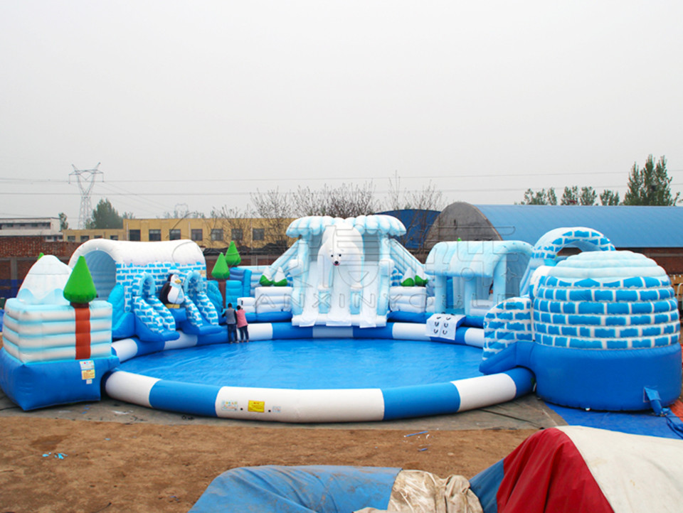 Outdoor commercial grade inflatable mobile water park