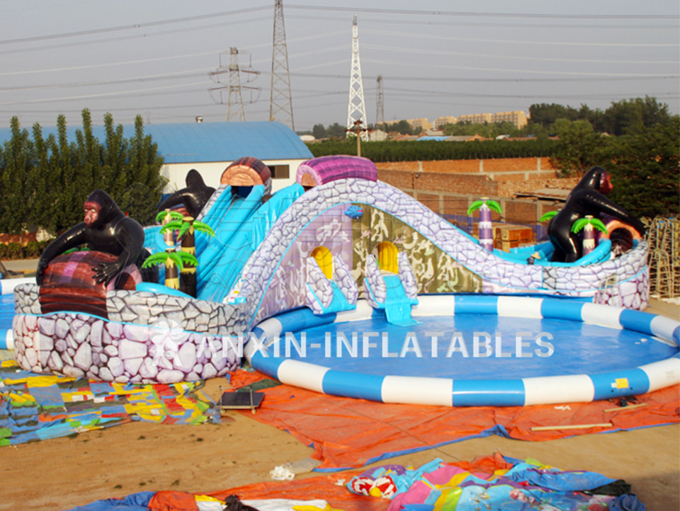 Outdoor commercial grade inflatable mobile water park