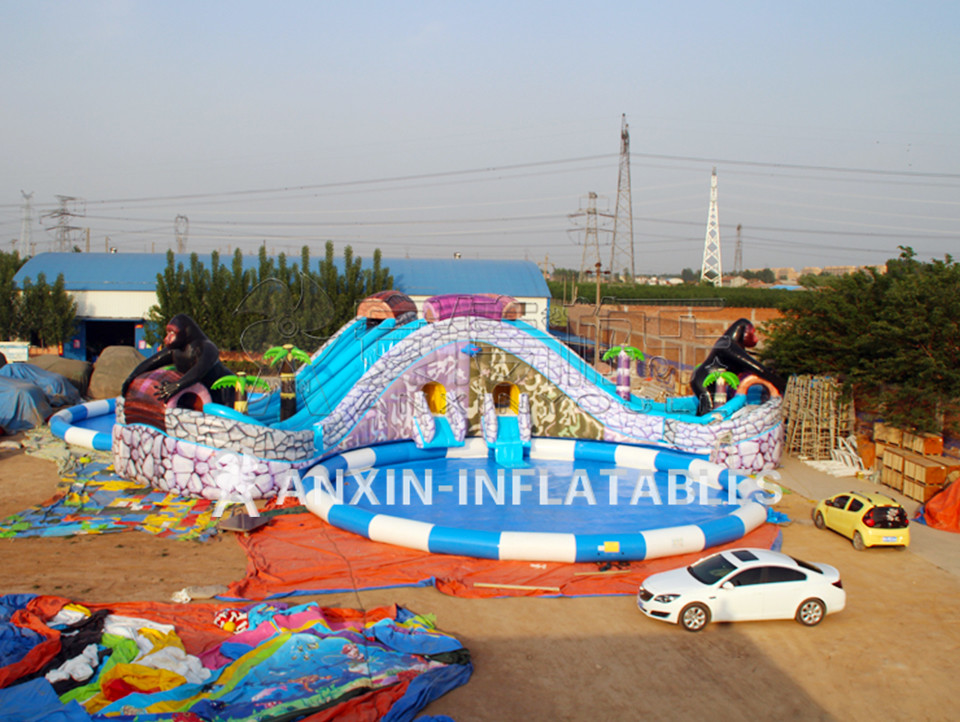 Outdoor commercial grade inflatable mobile water park