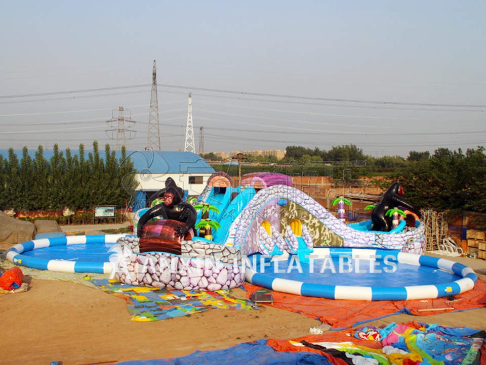 Outdoor commercial grade inflatable mobile water park