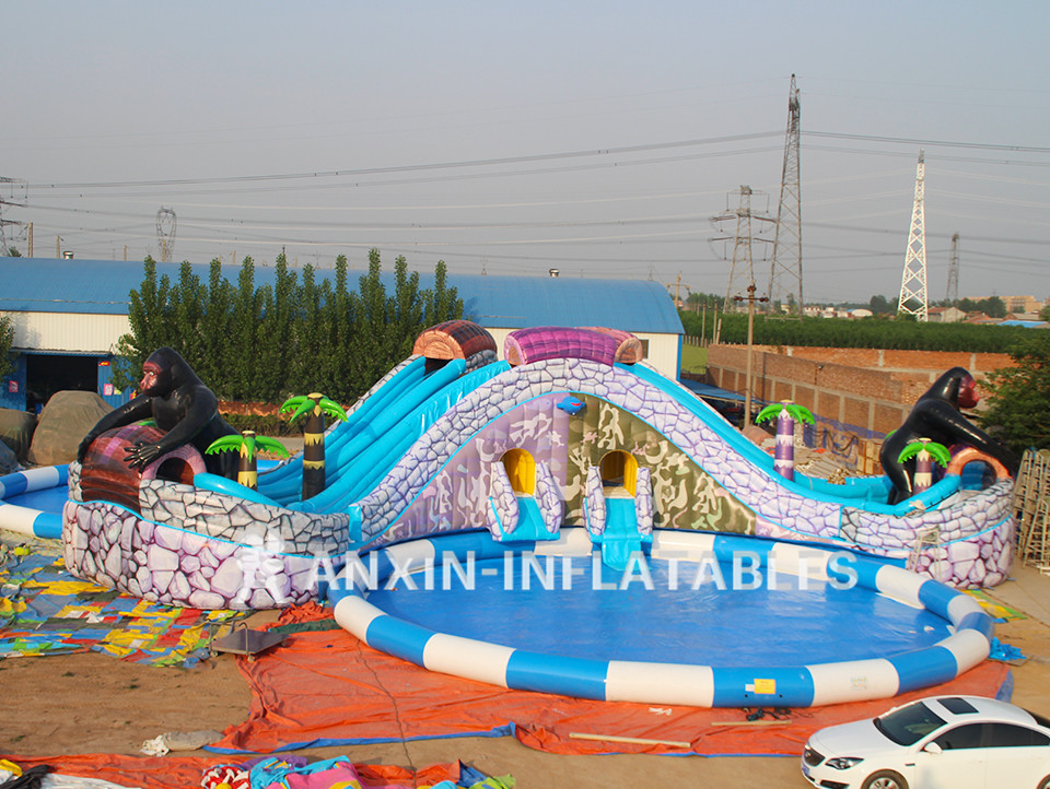 Outdoor commercial grade inflatable mobile water park