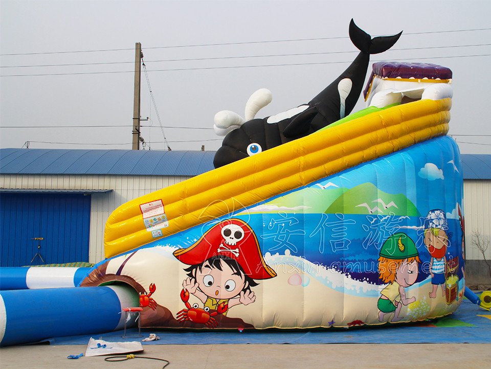 Outdoor commercial grade inflatable mobile water park