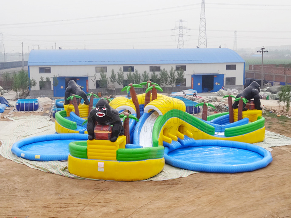 Outdoor commercial grade inflatable mobile water park