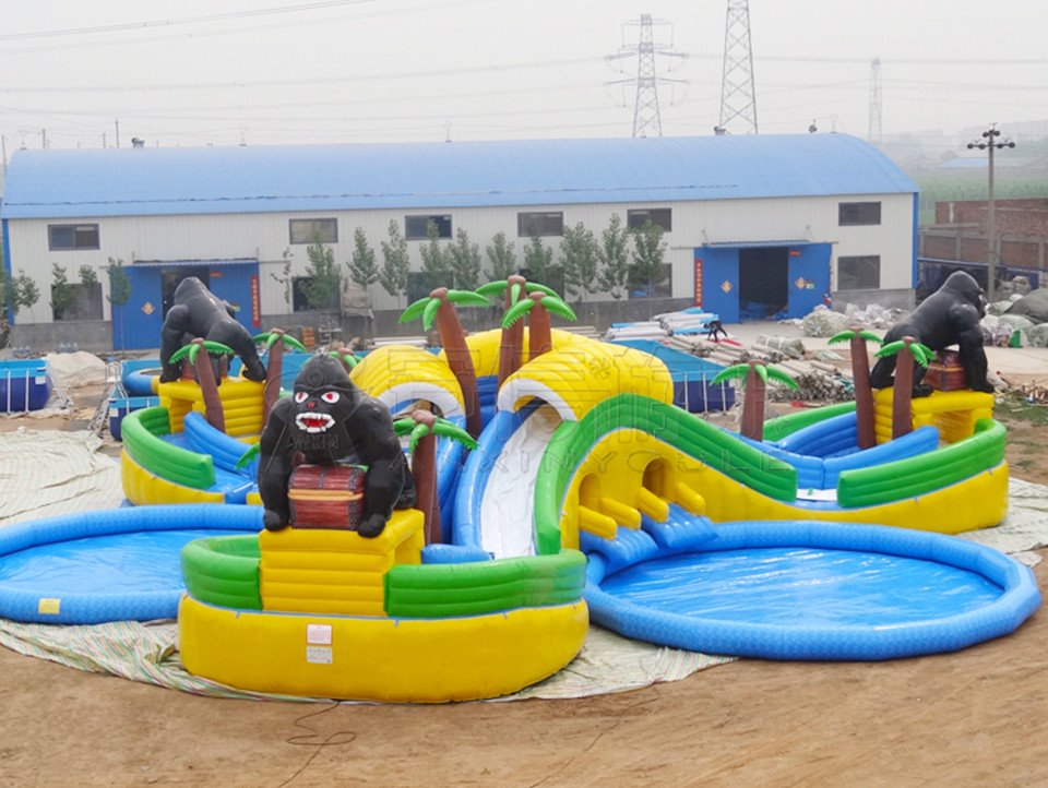 Outdoor commercial grade inflatable mobile water park