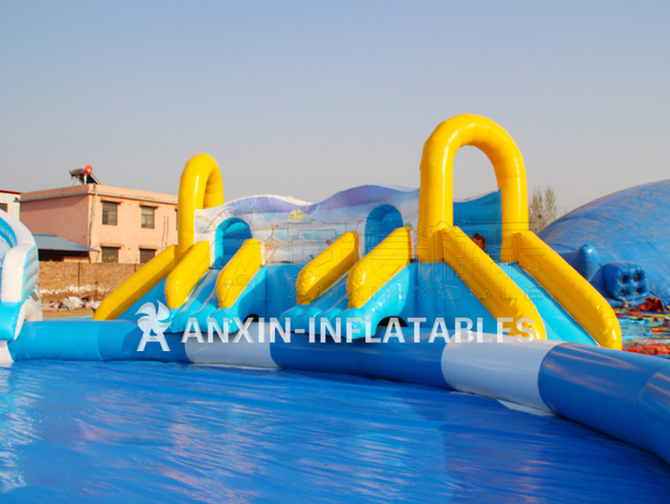 Outdoor commercial grade inflatable mobile water park