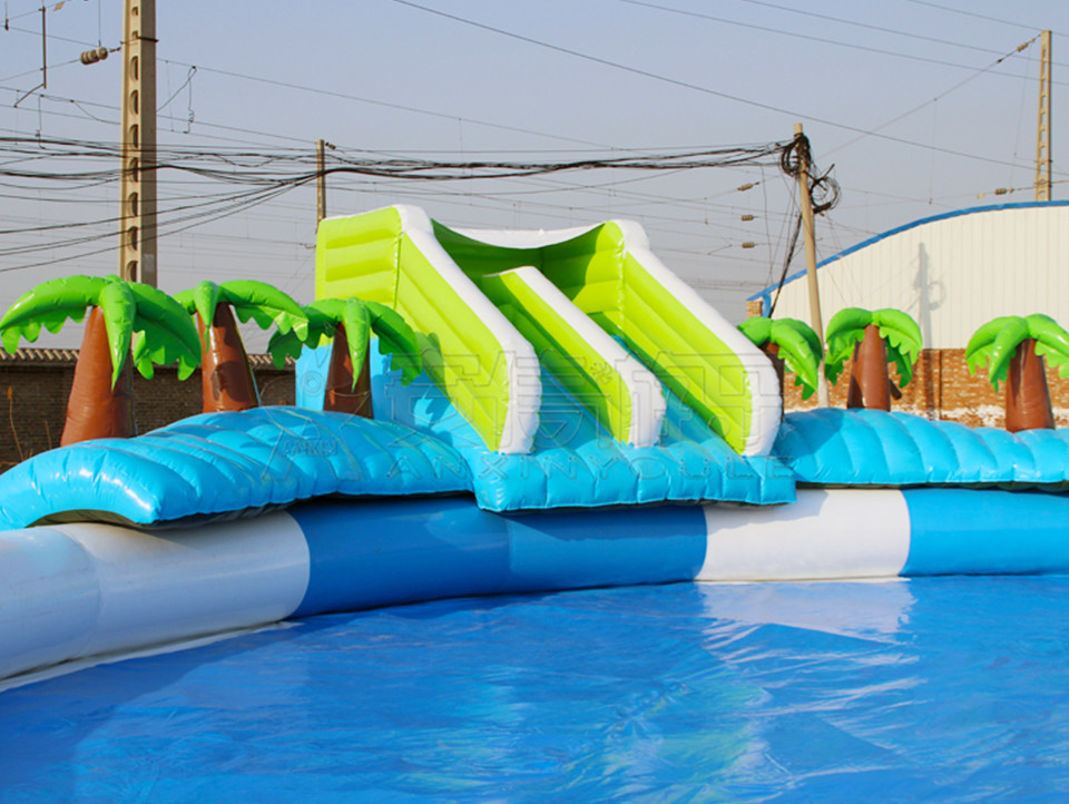 Outdoor commercial grade inflatable mobile water park