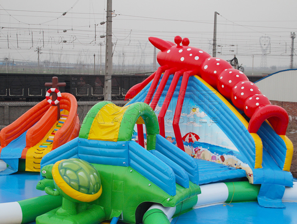 Outdoor commercial grade inflatable mobile water park