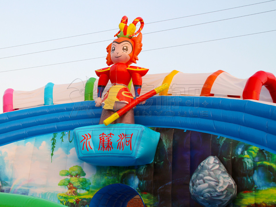 Outdoor commercial grade inflatable mobile water park