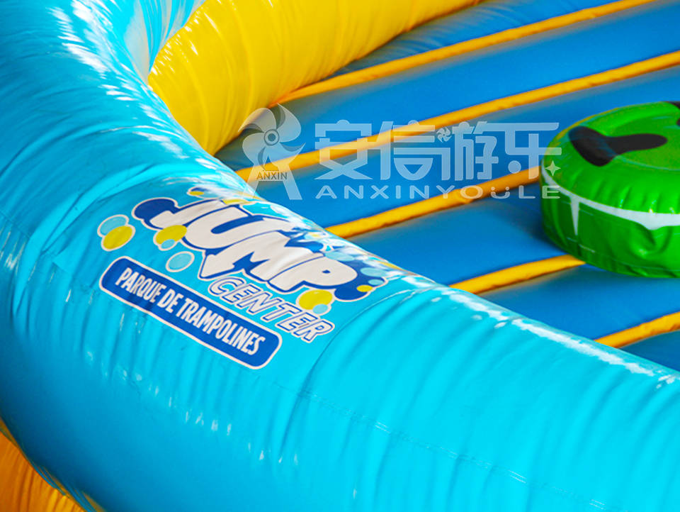 Inflatable mechanical meltdown game