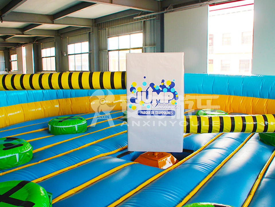 Inflatable mechanical meltdown game