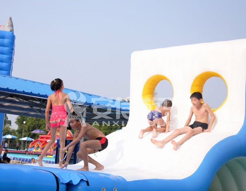 ANXIN Inflatable obstacle course floating mobile water park